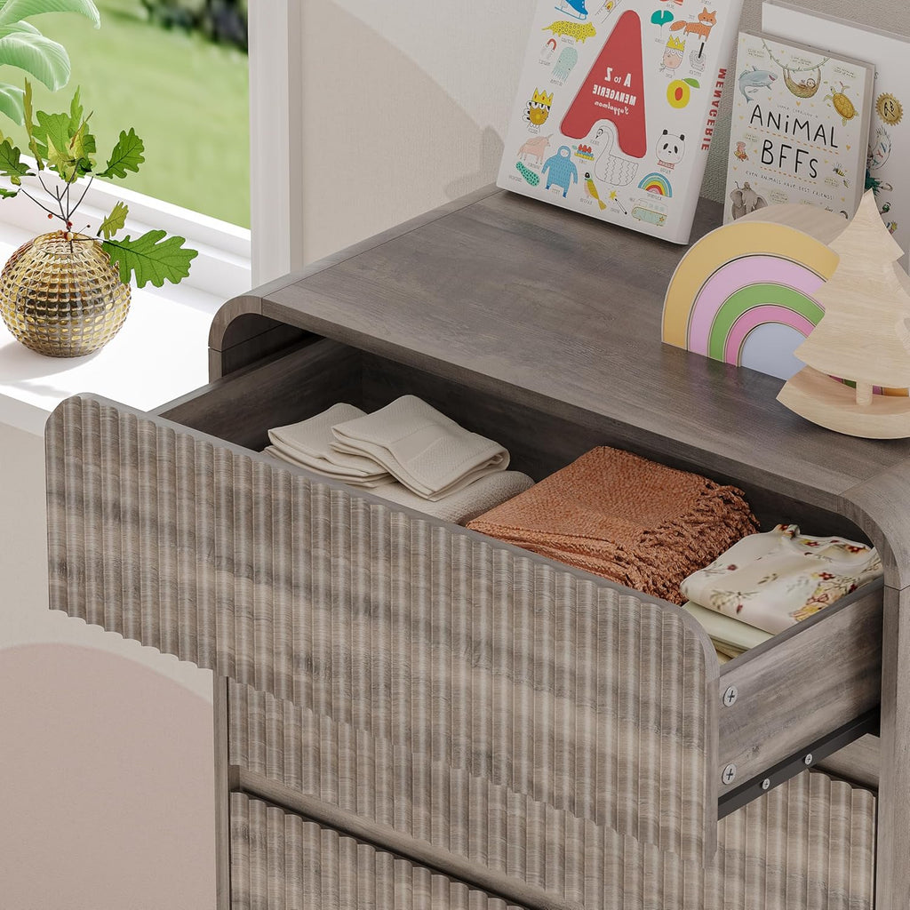 Tall Dresser for Bedroom with 5 Drawers, Fluted Chest of Drawers with Round Curved Corner, Hidden Handles, Modern Wood Storage Organizer for Bedroom, Nursery, Living Room