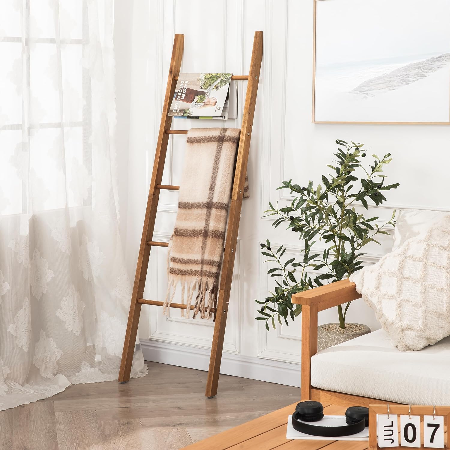 Acacia Wood Blanket Ladder, 6-Tier Wooden Blankets Holder for Living Room, Decorative Rack for Storage, Rustic Shelf for Farmhouse Bathroom - Light Natural