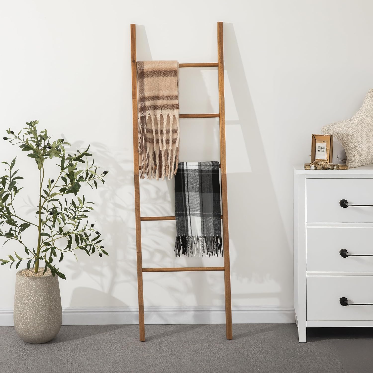 Acacia Wood Blanket Ladder, 6-Tier Wooden Blankets Holder for Living Room, Decorative Rack for Storage, Rustic Shelf for Farmhouse Bathroom - Light Natural