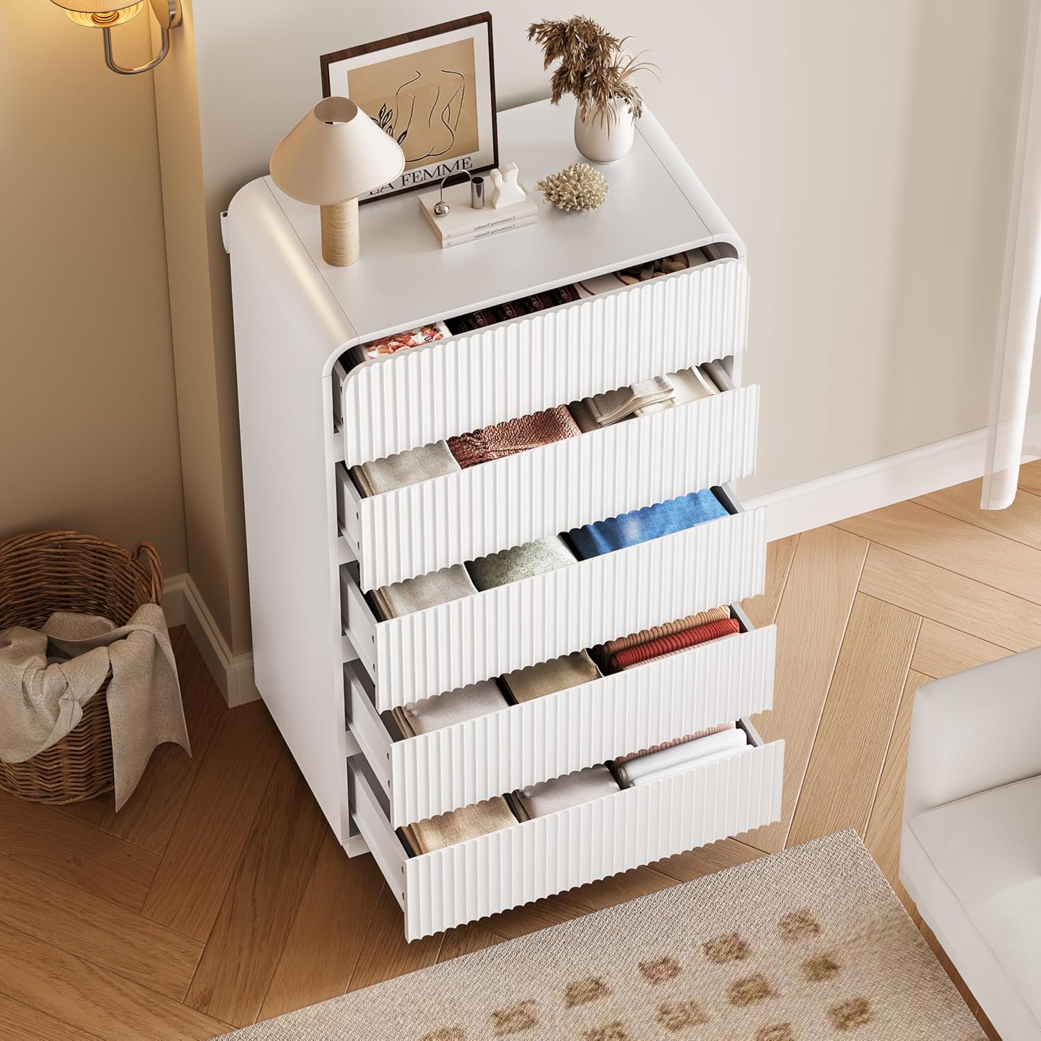 Tall Dresser for Bedroom with 5 Drawers, Fluted Chest of Drawers with Round Curved Corner, Hidden Handles, Modern Wood Storage Organizer for Bedroom, Nursery, Living Room