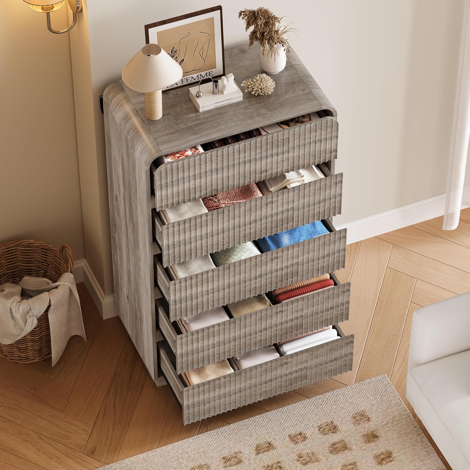 Tall Dresser for Bedroom with 5 Drawers, Fluted Chest of Drawers with Round Curved Corner, Hidden Handles, Modern Wood Storage Organizer for Bedroom, Nursery, Living Room