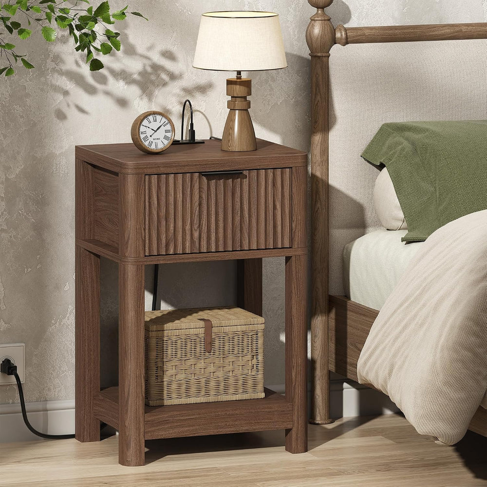 MECHYIN Nightstand Set of 2 with Charging Station, Fluted Bedside Table with ...