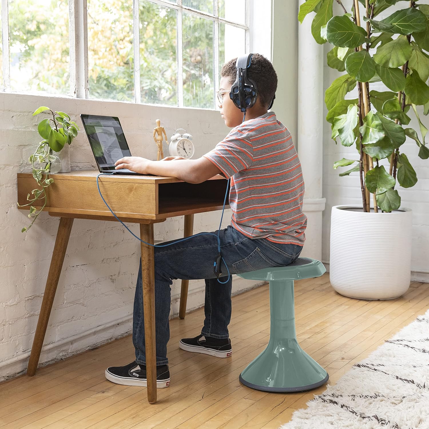 ECR4Kids ACE Active Core Engagement Wobble Stool, 18-Inch Seat Height, Flexible Seating, Seafoam | Durable plastic, GREENGUARD Gold Certified, 13 years +, 220 lb capacity, fully assembled, flexible seating for classroom use