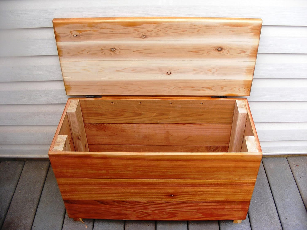 Steve's Gift Shoppe Cedar Chest and Storage Bench Size 30 x 19 x 13 inches