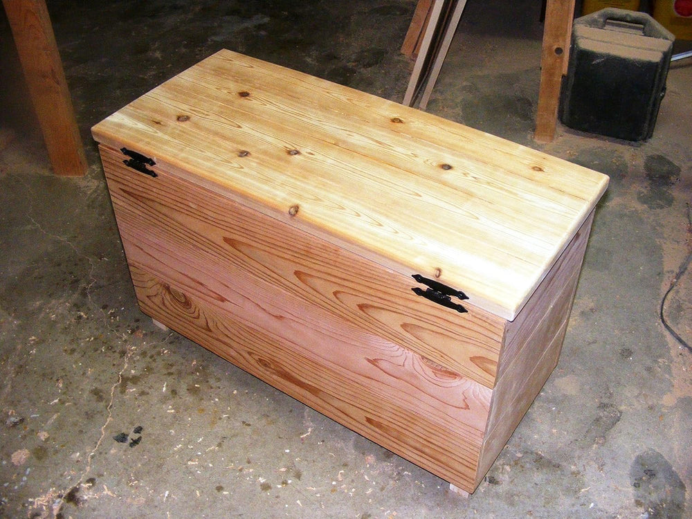 Steve's Gift Shoppe Cedar Chest and Storage Bench Size 30 x 19 x 13 inches