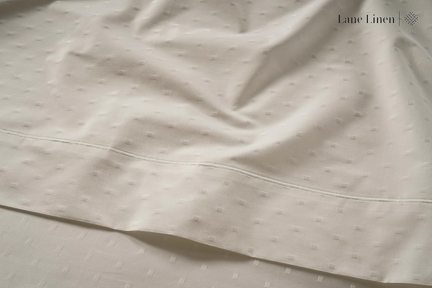 LANE LINEN Pillows Queen Size Set of 2, Soft 100% Egyptian Cotton, Cool & Smooth Pillow Cases - Swiss Dot - Ivory